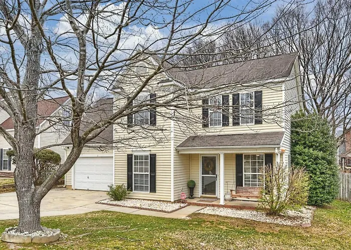 Charlotte 4Br Cozy Retreat